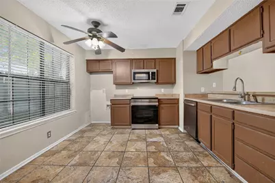 929 Hickory Street #18, Denton, TX 76201 - Photo 11
