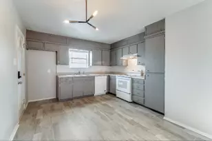 900 Skelly St, Crowley, TX 76036 - Photo 7