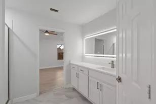 6641 Happy Trails Dr, Dallas, TX 75241 - Photo 15