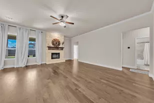 112 Constitution Dr, Joshua, TX 76058 - Photo 5