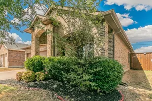 2840 Candace Dr, Grand Prairie, TX 75051 - Photo 3