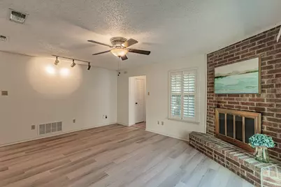 1724 Red Bud Lane, Euless, TX 76039 - Photo 5