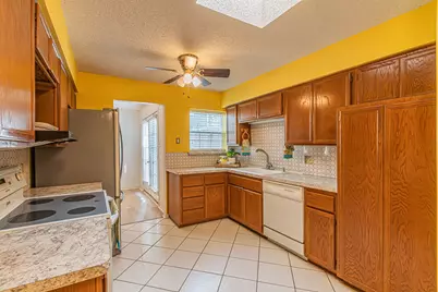 1724 Red Bud Lane, Euless, TX 76039 - Photo 15
