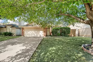 5645 Cancun Dr, North Richland Hills, TX 76180 - Photo 1