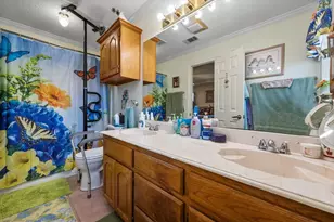 649 E Reindeer Rd, Lancaster, TX 75146 - Photo 15