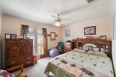 649 E Reindeer Road, Lancaster, TX 75146 - Photo 15