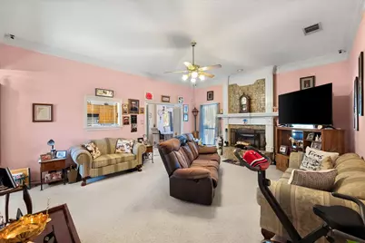 649 E Reindeer Road, Lancaster, TX 75146 - Photo 3