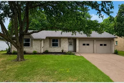 1221 Greenway Drive, Mesquite, TX 75149 - Photo 3