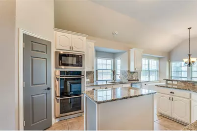 2812 Pino, Grand Prairie, TX 75054 - Photo 5