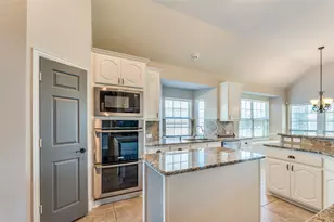 2812 Pino, Grand Prairie, TX 75054 - Photo 5