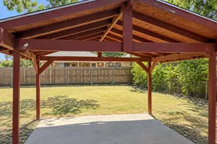 133 Baron Pl, Grand Prairie, TX 75051 - Photo 15