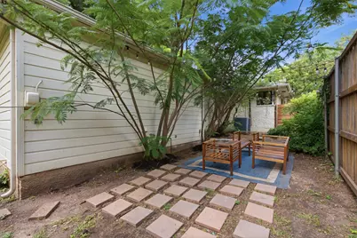 1430 S Montreal Avenue, Dallas, TX 75208 - Photo 7