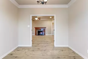 315 Castle Hill Dr, Burleson, TX 76028 - Photo 15