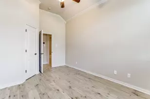315 Castle Hill Dr, Burleson, TX 76028 - Photo 25