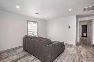 313 Fair Ave, Gainesville, TX 76240 - Photo 9