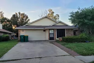 910 Boxwood Dr, Lewisville, TX 75067 - Photo 1