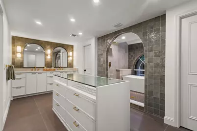 9401 Shady Valley Drive, Dallas, TX 75238 - Photo 29