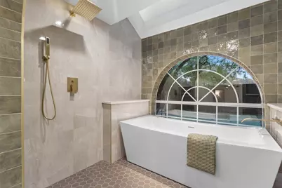 9401 Shady Valley Drive, Dallas, TX 75238 - Photo 27