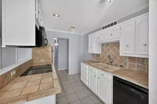 1305 Clark Trail, Grand Prairie, TX 75052 - Photo 13
