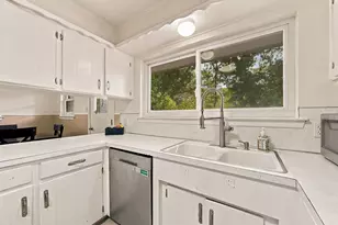 924 Wade Dr, Bedford, TX 76022 - Photo 15