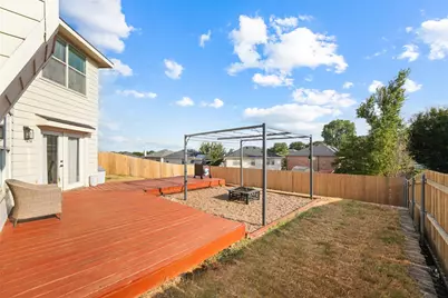 7536 Brentwood Stair Road, Fort Worth, TX 76112 - Photo 17