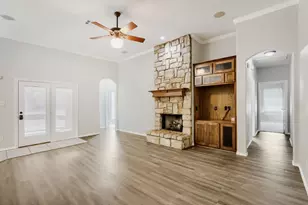 1104 Irwin Dr, Hurst, TX 76053 - Photo 5