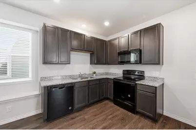 5721 Topwater Trail, Fort Worth, TX 76119 - Photo 5