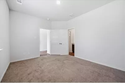 5721 Topwater Trail, Fort Worth, TX 76119 - Photo 11