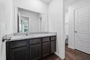 5721 Topwater Trl, Fort Worth, TX 76119 - Photo 19