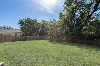 7408 Lazy Spur Boulevard, Fort Worth, TX 76131 - Photo 13