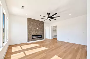 1632 W Wintergreen Rd, Lancaster, TX 75134 - Photo 11