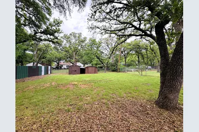 2933 Hunting Drive, Fort Worth, TX 76119 - Photo 19