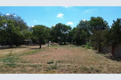 803 E Martin Luther King Drive, Ennis, TX 75119 - Photo 1