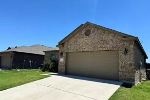 305 Lead Creek Dr, Fort Worth, TX 76131 - Photo 1