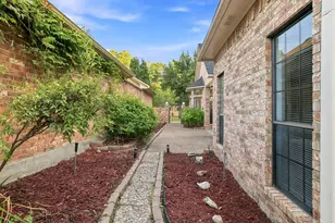 1407 W Mulberry St, Sherman, TX 75092 - Photo 7