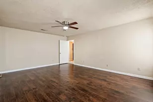 6229 Maple Springs Dr, Arlington, TX 76001 - Photo 7