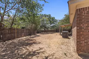 6229 Maple Springs Dr, Arlington, TX 76001 - Photo 27