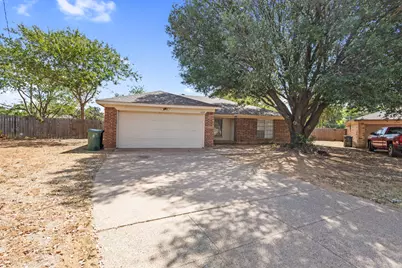 6229 Maple Springs Drive, Arlington, TX 76001 - Photo 3