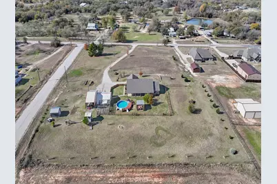 737 County Road 4699, Boyd, TX 76023 - Photo 31