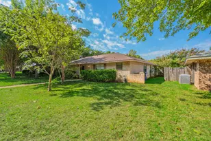 1517 Meadow Ct, Midlothian, TX 76065 - Photo 3