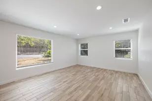 1606 N Woods St, Sherman, TX 75092 - Photo 5