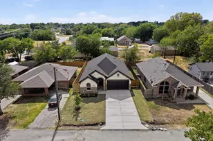 909 Meriott St, Ennis, TX 75119 - Photo 35