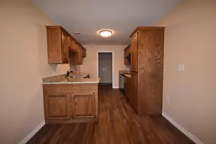 104 N Jordan St, Whitesboro, TX 76273 - Photo 5