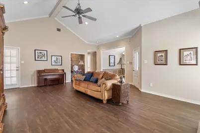 1415 Boardwalk Street, Arlington, TX 76011 - Photo 5