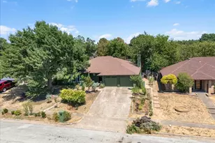 208 Pebblestone Dr, Benbrook, TX 76126 - Photo 37