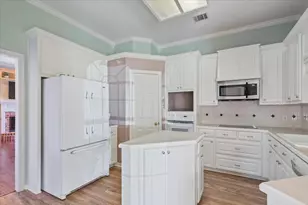10005 Polo Park Cir, Waco, TX 76712 - Photo 15