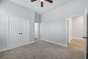 914 E Tucker St, Fort Worth, TX 76104 - Photo 13