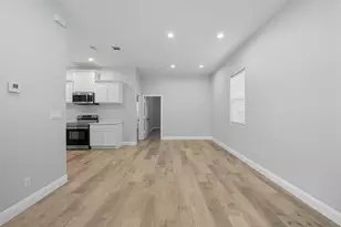 914 E Tucker St, Fort Worth, TX 76104 - Photo 9