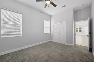 914 E Tucker St, Fort Worth, TX 76104 - Photo 11