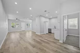 914 E Tucker St, Fort Worth, TX 76104 - Photo 3